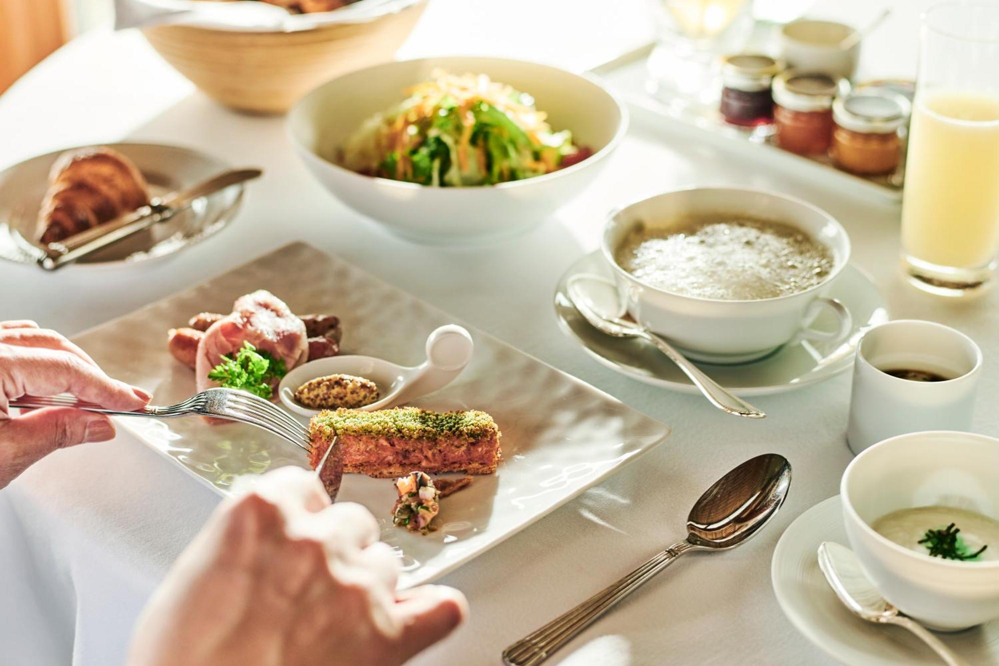 The Hiramatsu Hotels & Resorts Atami Экстерьер фото